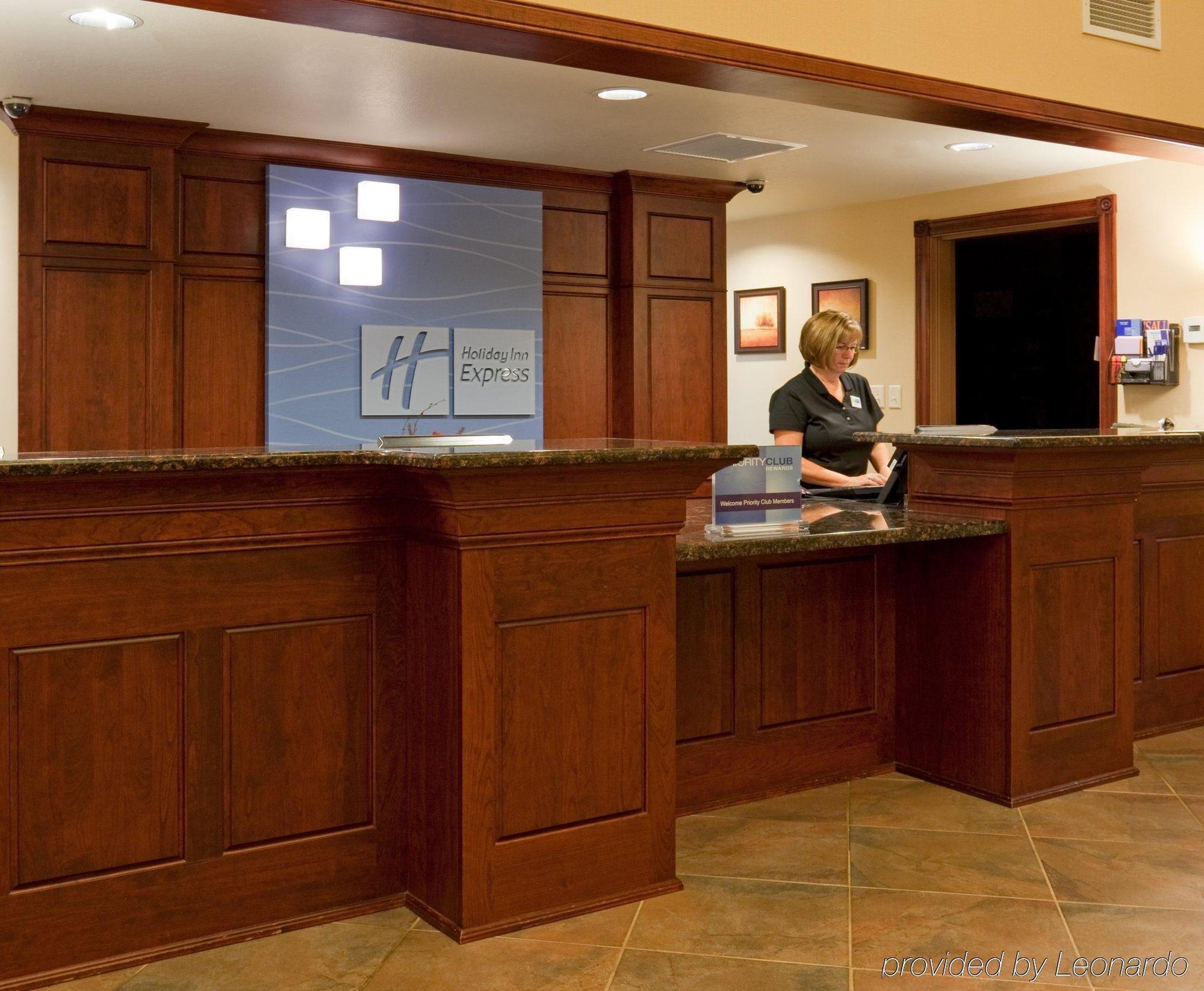 Holiday Inn Express & Suites Wausau By Ihg Weston Interior foto